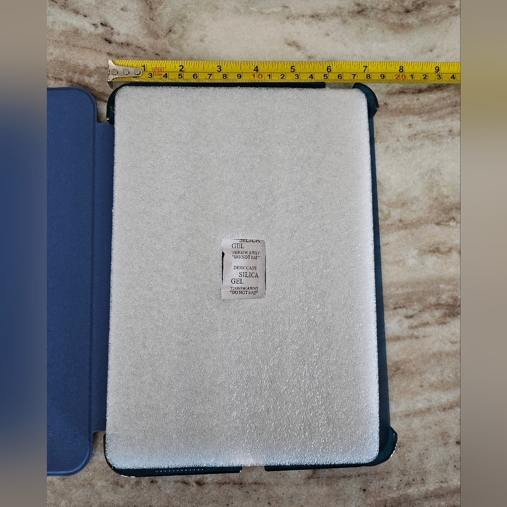 Ipad Tablet - Picture 2 of 3